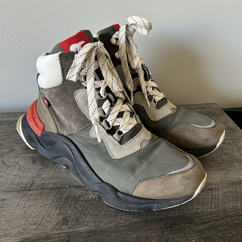 Sorel Kinetic Renegade Conquest - Women's 9.5 - Waterproof Alpine Thundra/Black